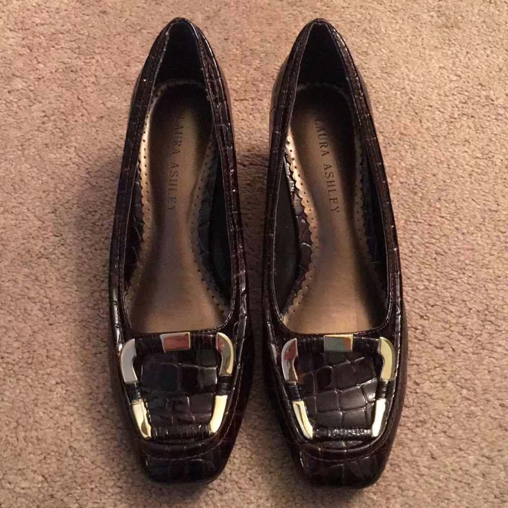 Laura Ashley pumps